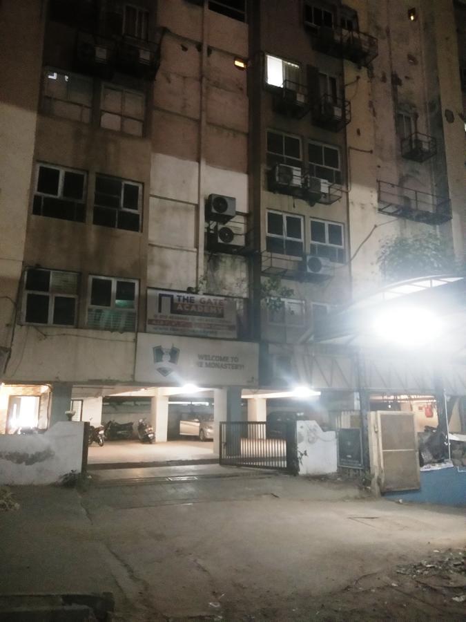 Night Halt Dormitory Ahmedabad Exterior foto